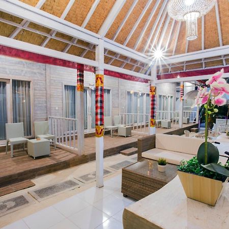 The Waterfront Beach House Нуса-Лембонган Экстерьер фото