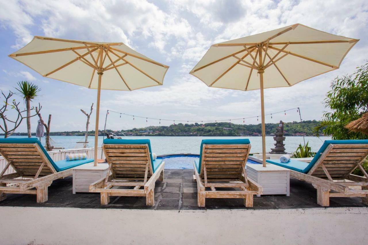 The Waterfront Beach House Нуса-Лембонган Экстерьер фото