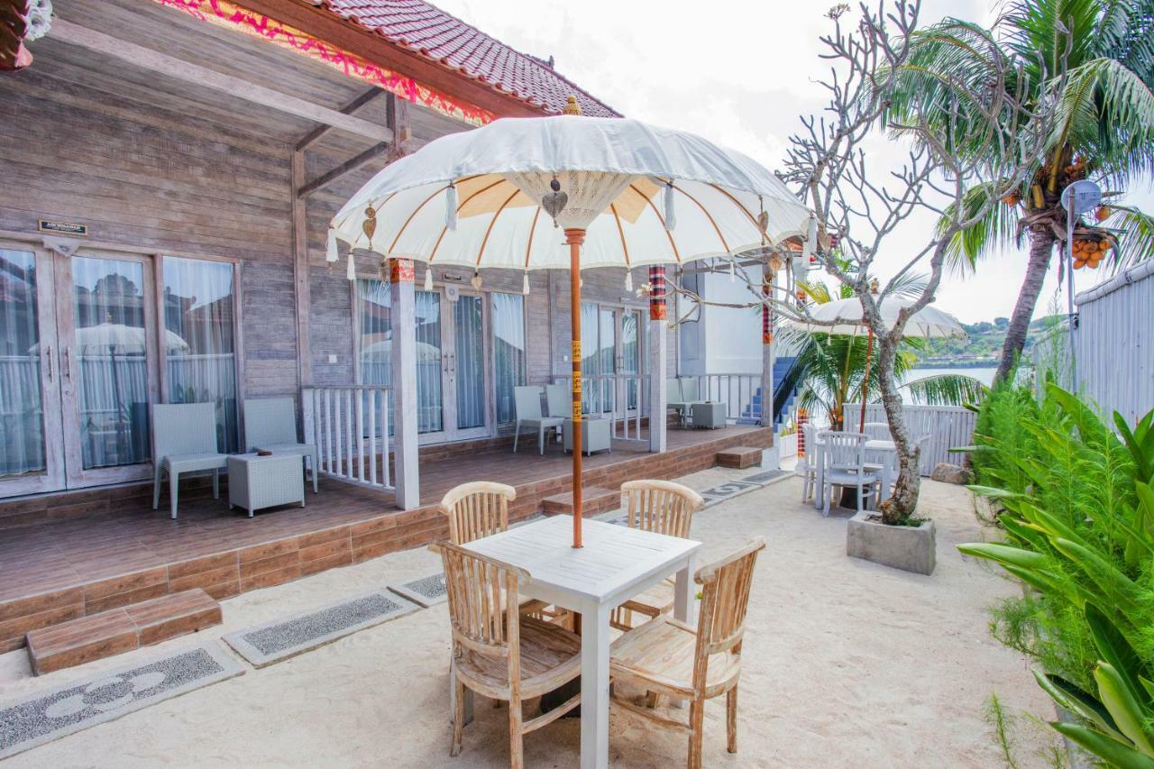 The Waterfront Beach House Нуса-Лембонган Экстерьер фото