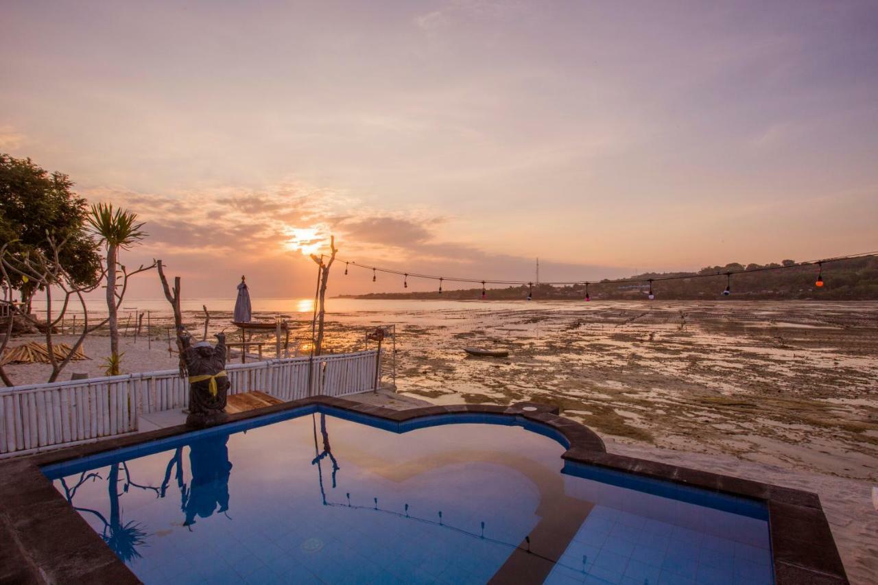 The Waterfront Beach House Нуса-Лембонган Экстерьер фото