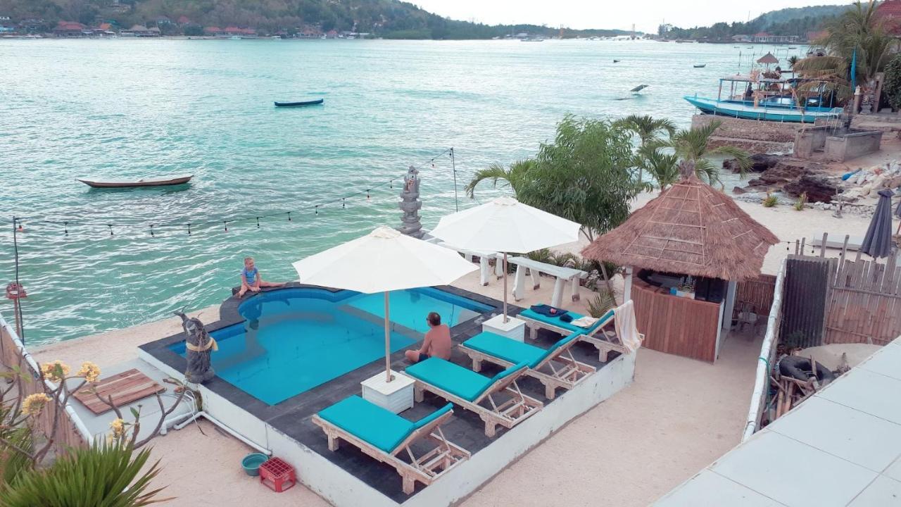 The Waterfront Beach House Нуса-Лембонган Экстерьер фото